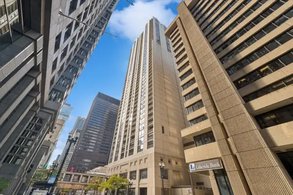 200 N Dearborn Street #4407, Chicago, IL 60601