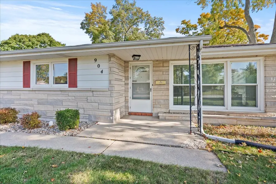 904 Snyder Drive, Bloomington, IL 61701 - Image #3