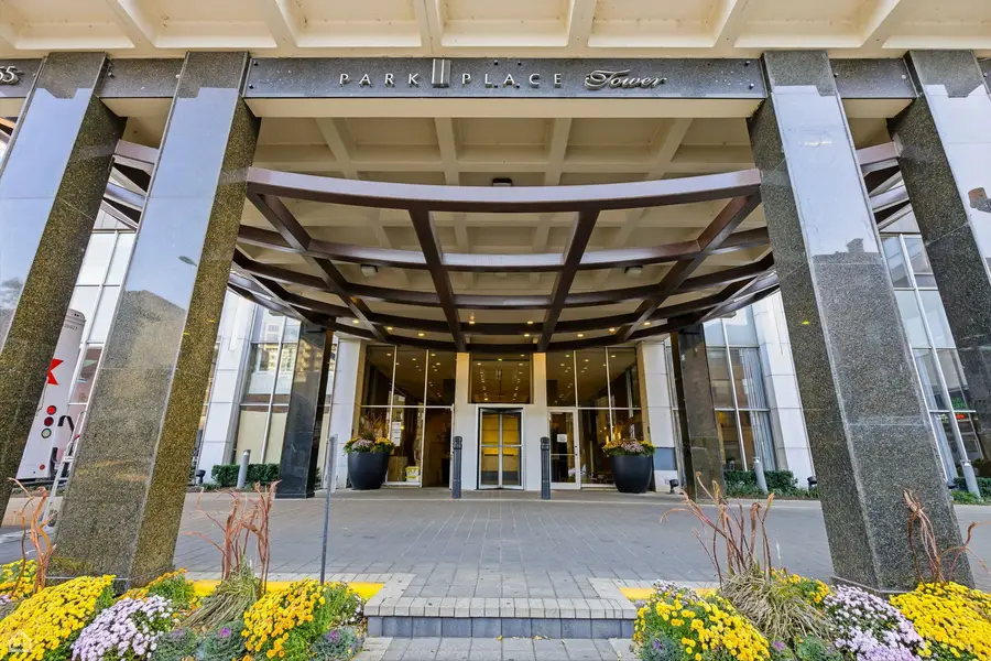 655 W Irving Park Road #3116, Chicago, IL 60613 - Image #2