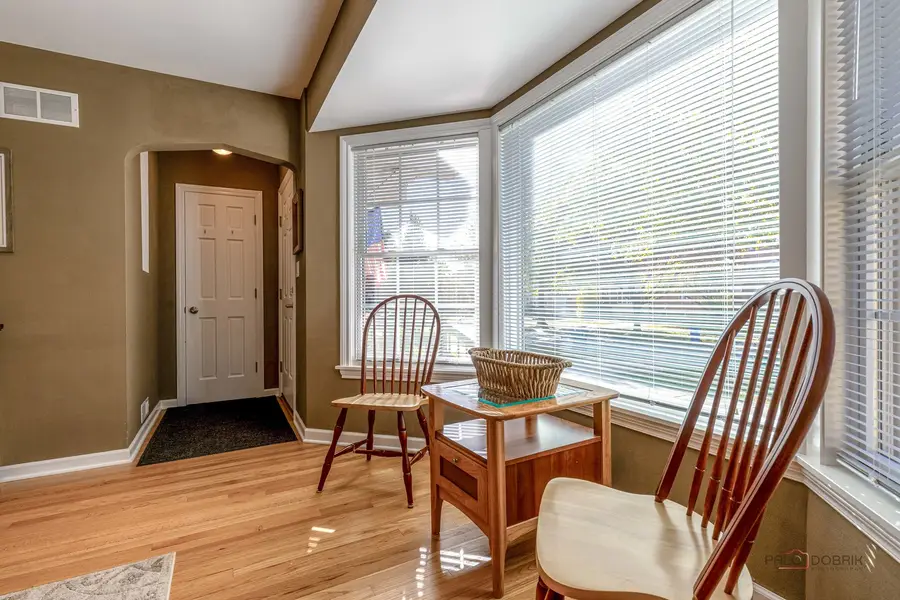 107 S I-oka Avenue, Mount Prospect, IL 60056 - Image #3