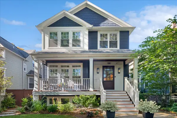 4118 N Springfield Avenue, Chicago, IL 60618