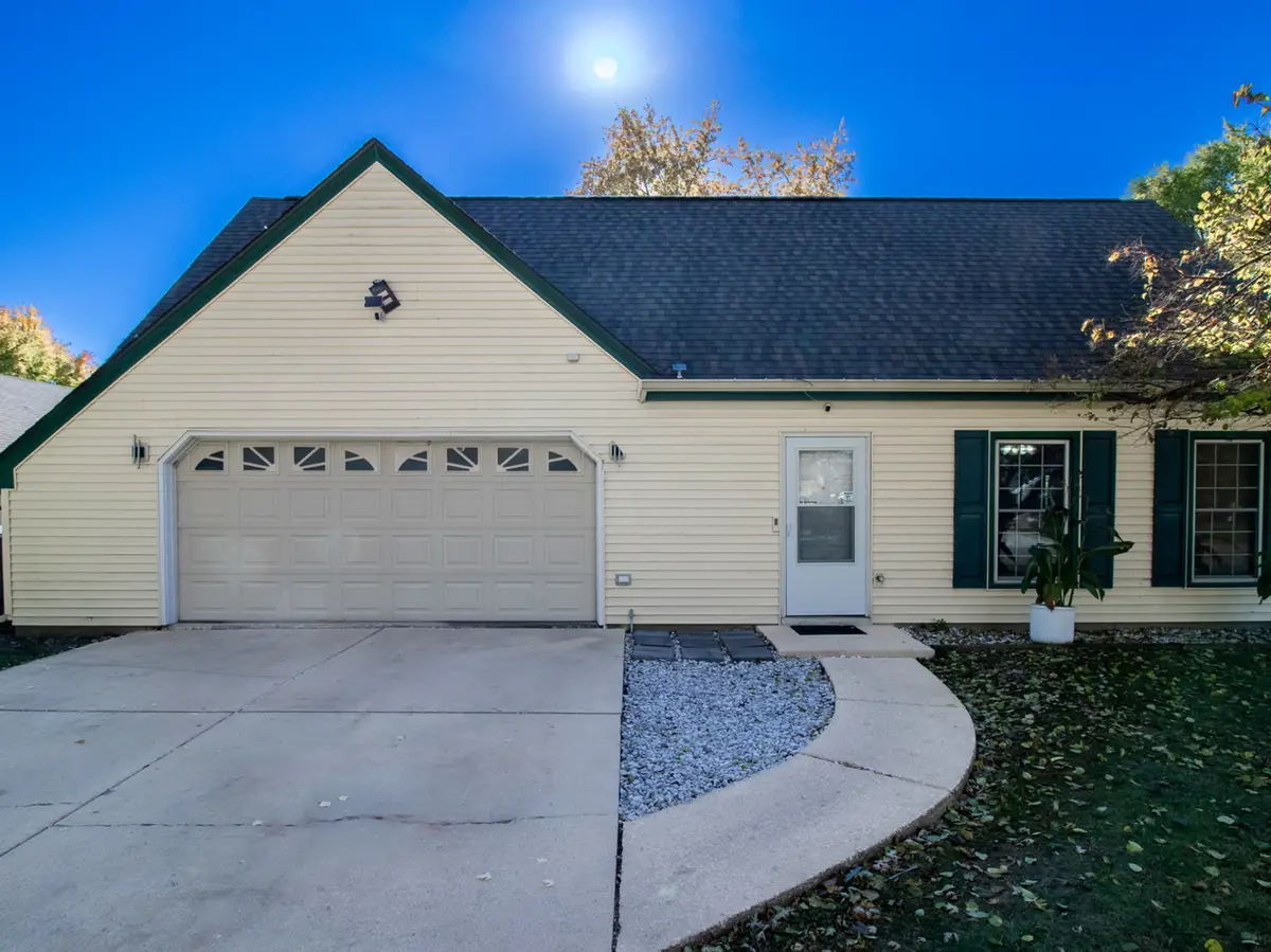 215 Fernwood Road, Montgomery, IL 60538 - Image #1