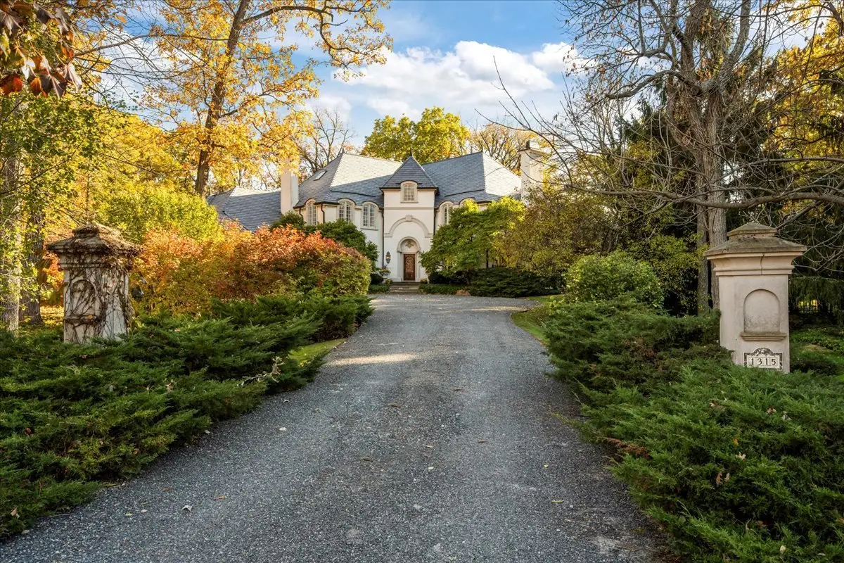 1315 Abington Cambs Drive, Lake Forest, IL 60045 - Image #1