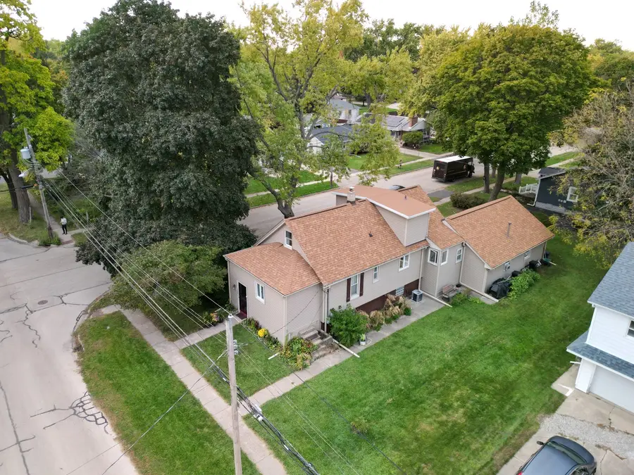 320 W Donovan Avenue, Woodstock, IL 60098 - Image #3