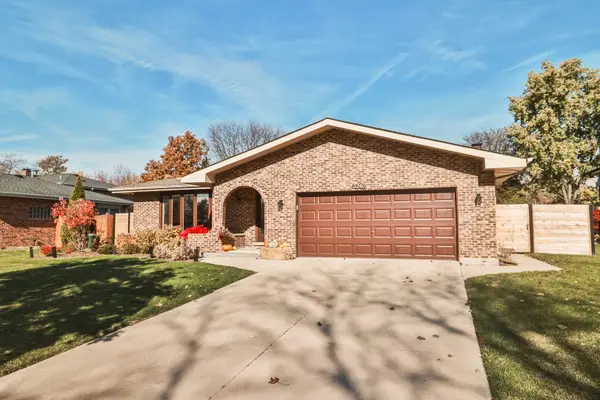 3240 Pitcher Drive, Darien, IL 60561