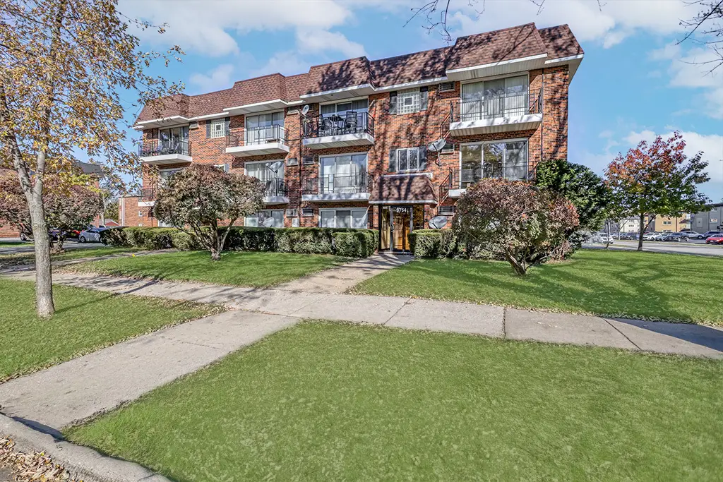 3754 W 120th Street #2D, Alsip, IL 60803 - Image #1
