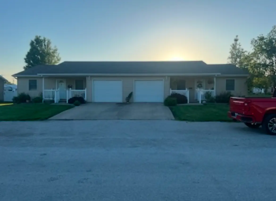 107 S Oak Street, Assumption, IL 62510 - Image #1