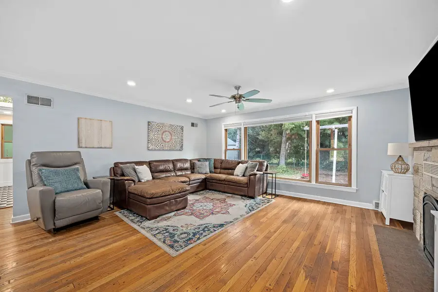 4637 Oakwood Avenue, Downers Grove, IL 60515 - Image #3