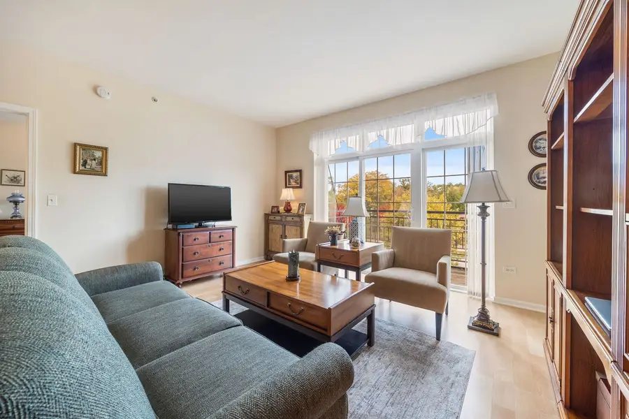 3400 Wellington Court #306, Rolling Meadows, IL 60008 - Image #3