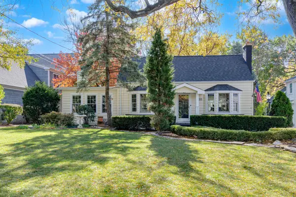 11333 Hiawatha Lane, Indian Head Park, IL 60525