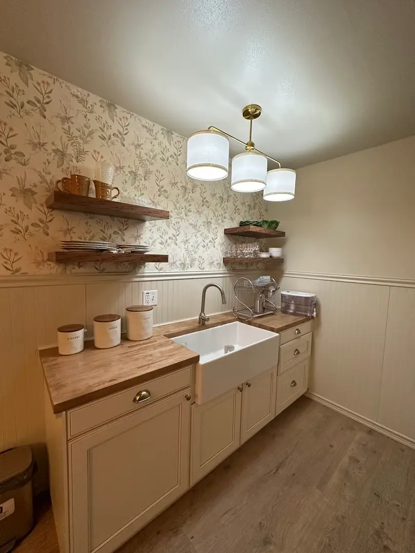 124 N Whistler Avenue #C4, Freeport, IL 61032 - Image #2