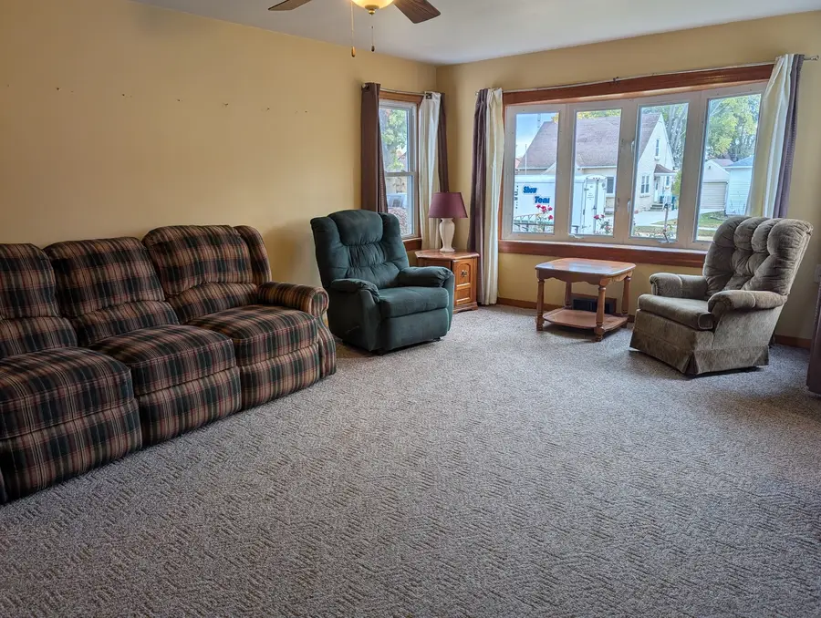 705 Holcomb Avenue, Milledgeville, IL 61051 - Image #2