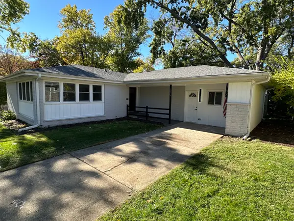 326 Indian Drive, Glen Ellyn, IL 60137