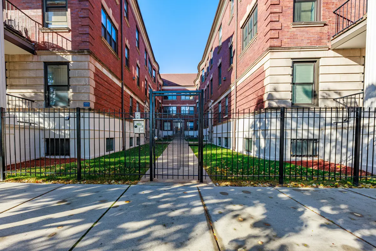 3704 S King Drive #3C, Chicago, IL 60653 - Image #1
