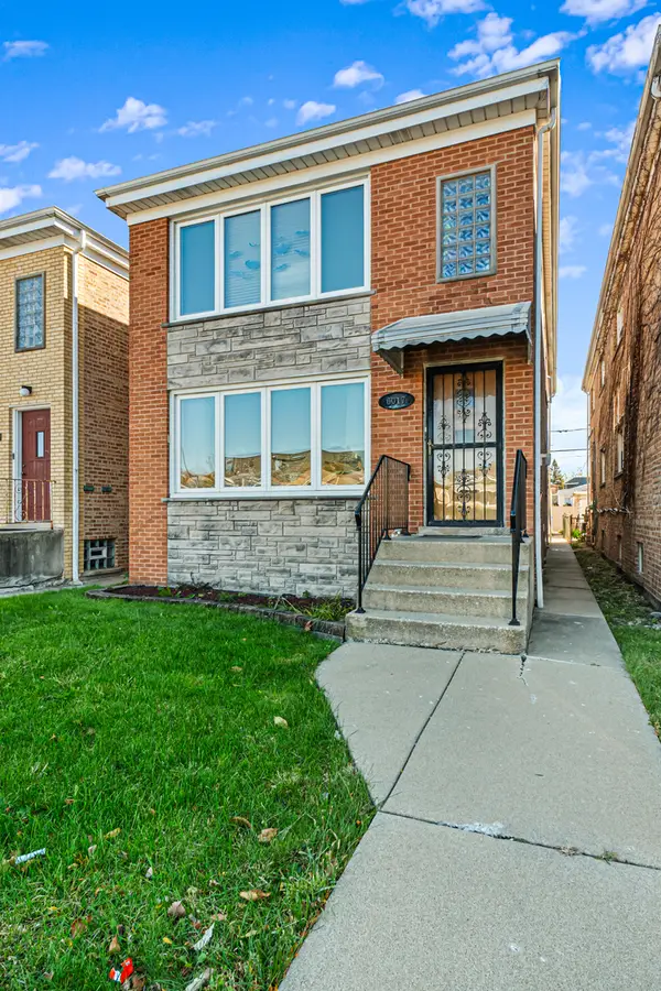 6017 W Montrose Avenue, Chicago, IL 60634