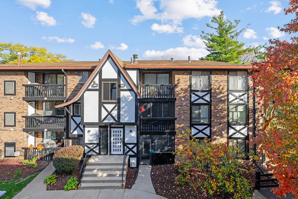 13615 Lavergne Avenue #110, Crestwood, IL 60418 - Image #1