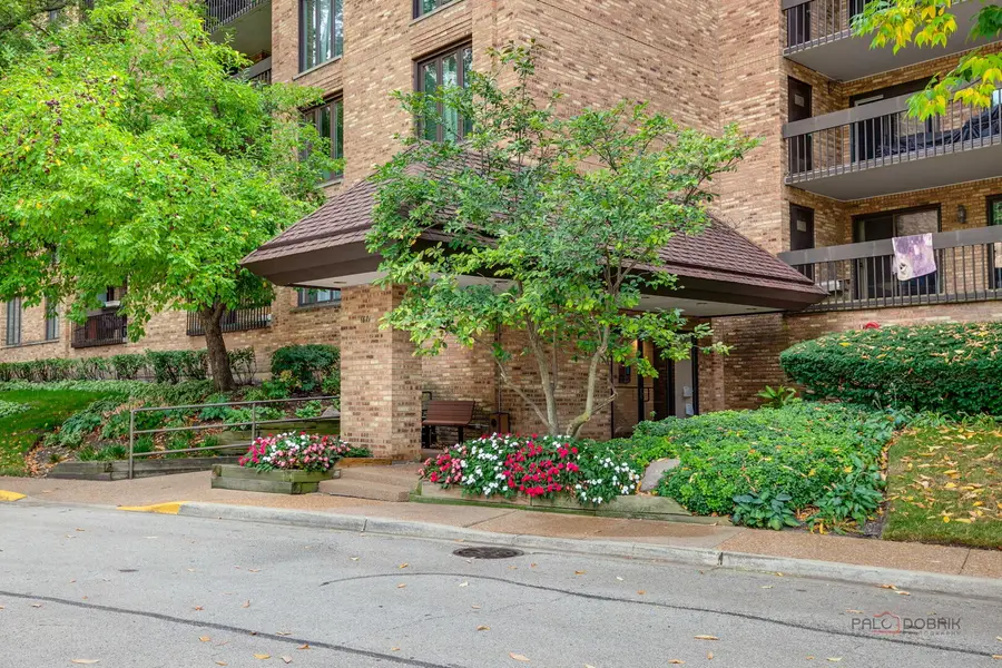 1671 Mission Hills Road #302, Northbrook, IL 60062 - Image #2
