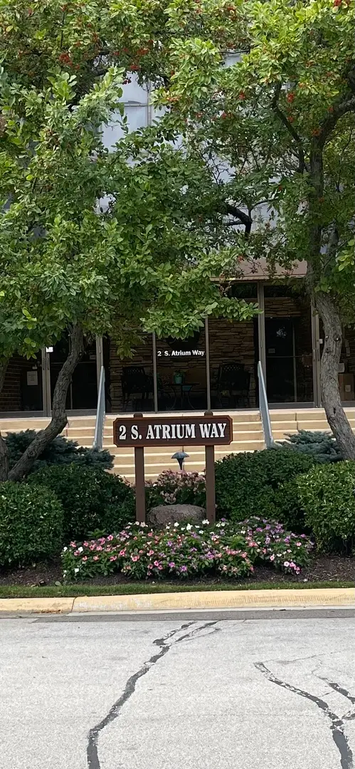 2 S Atrium Way #203, Elmhurst, IL 60126