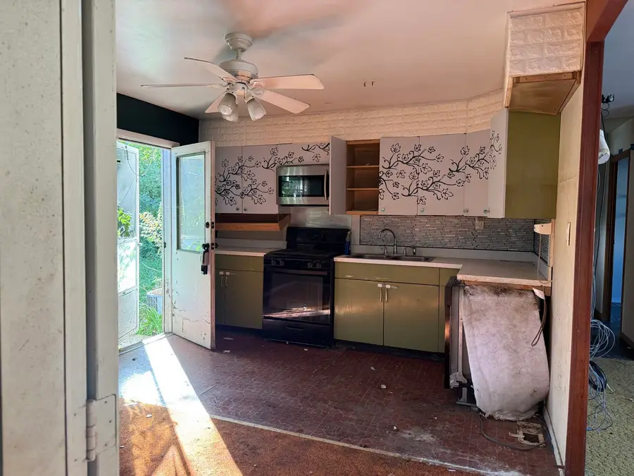 533 Gentle Breeze Terrace, Carpentersville, IL 60110 - Image #2