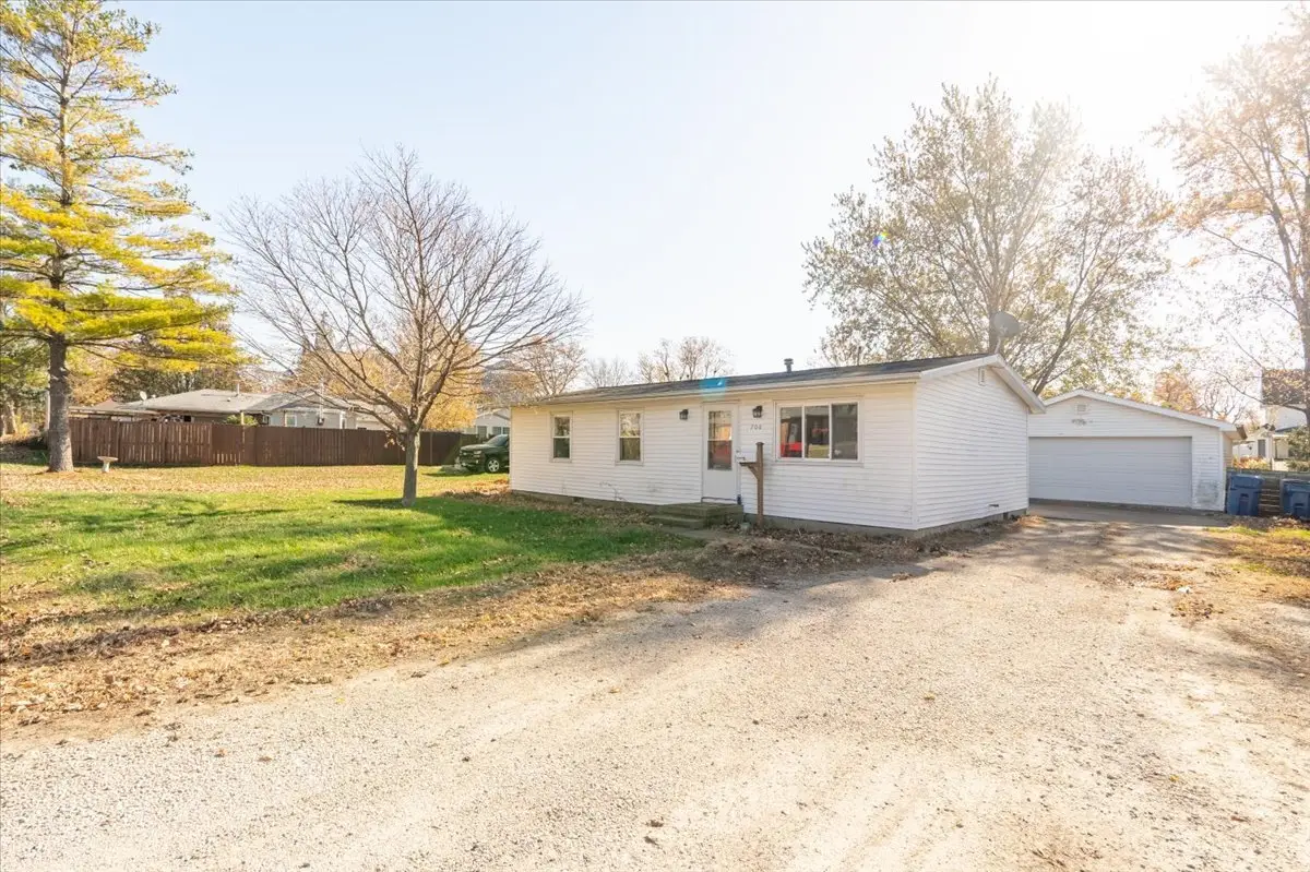 706 W Wall Street, Lexington, IL 61753 - Image #1