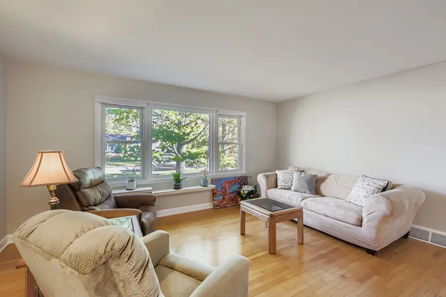 250 N Fairlawn Avenue, Mundelein, IL 60060 - Image #3