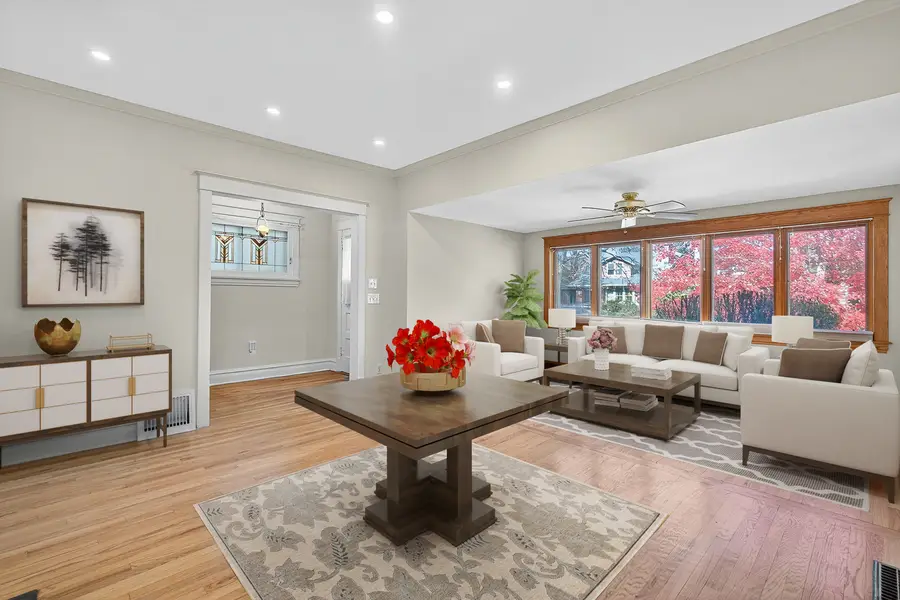 5213 W Warner Avenue, Chicago, IL 60641 - Image #2