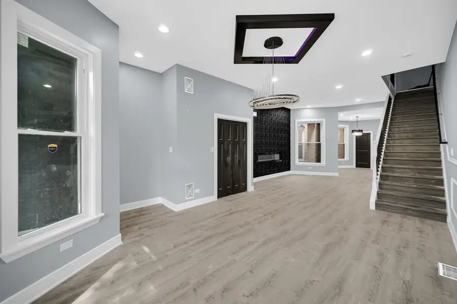 4343 S Ellis Avenue, Chicago, IL 60653 - Image #2