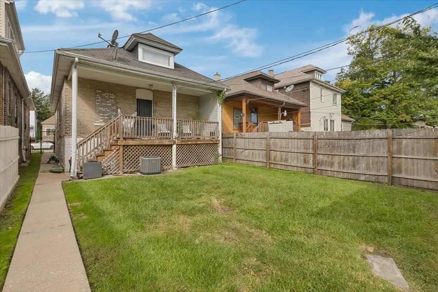 8225 S Manistee Avenue, Chicago, IL 60617 - Image #3