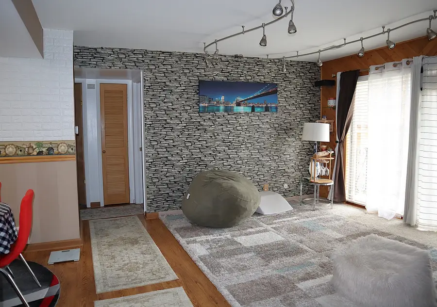 4829 W 109th Street #203, Oak Lawn, IL 60453 - Image #3