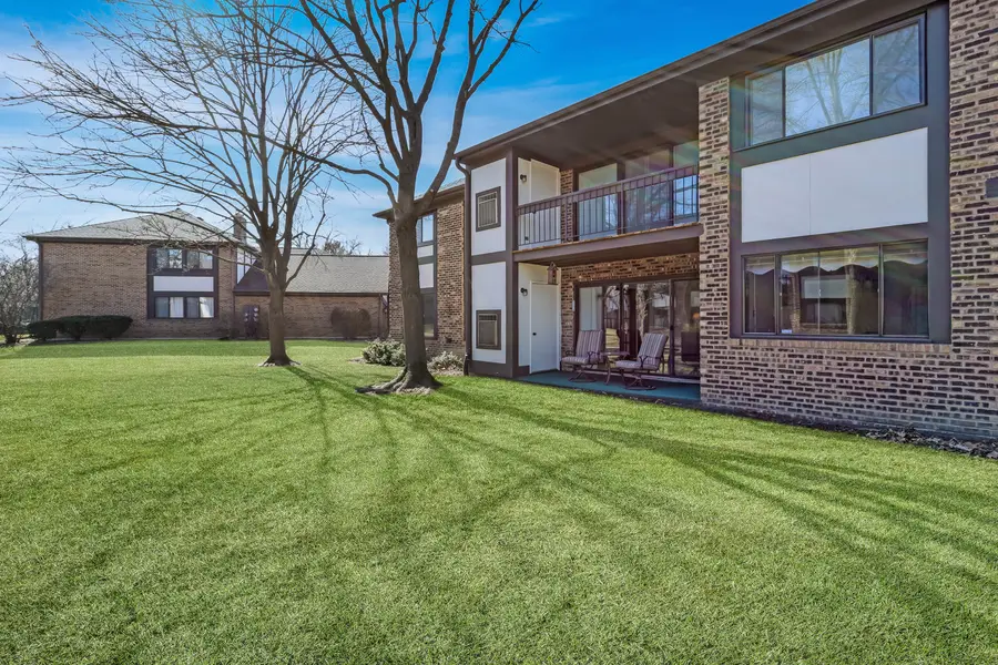 5835 Doe Circle #8, Westmont, IL 60559 - #2