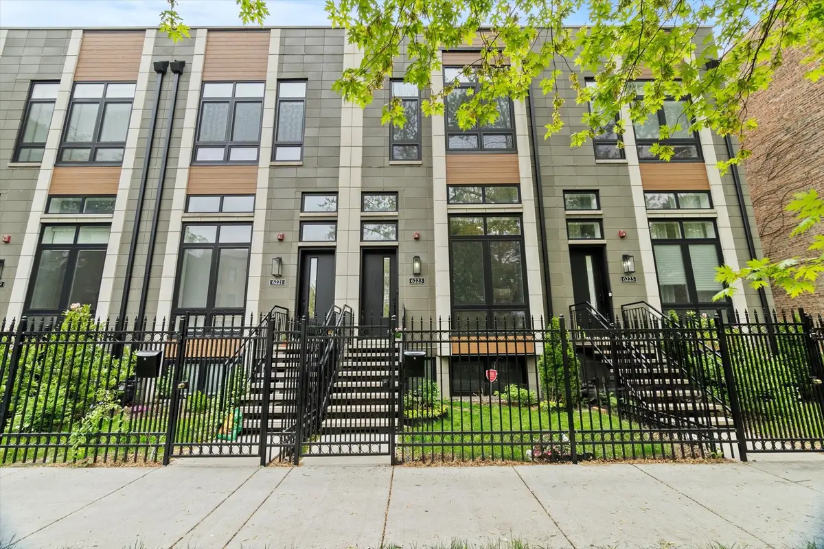 6223 S Ellis Avenue, Chicago, IL 60637 - Image #1