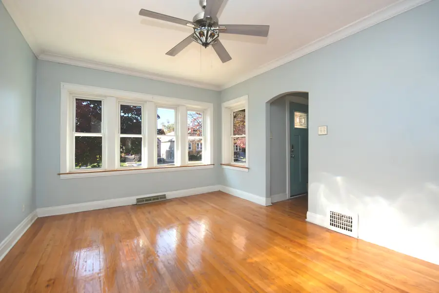 1833 Wenonah Avenue, Berwyn, IL 60402 - Image #2