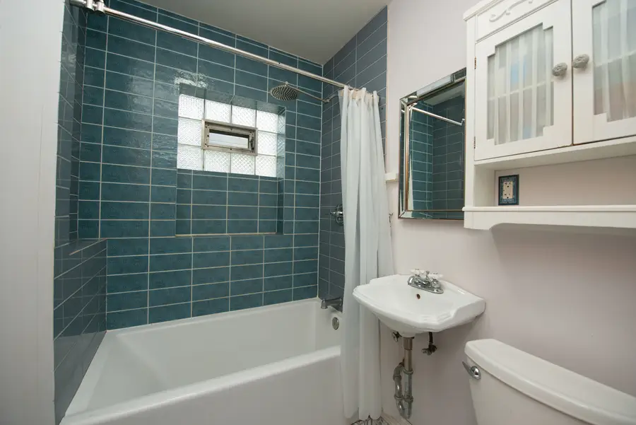 1833 Wenonah Avenue, Berwyn, IL 60402 - Image #3