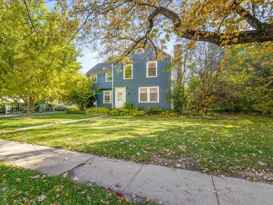 615 Dean Street, Woodstock, IL 60098 - Image #2