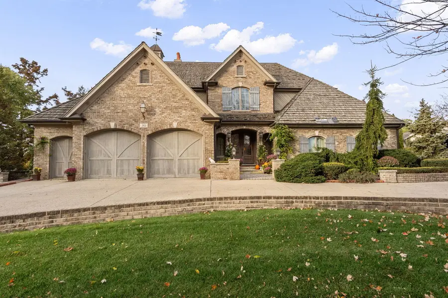 561 W 58th Street, Hinsdale, IL 60521 - #3