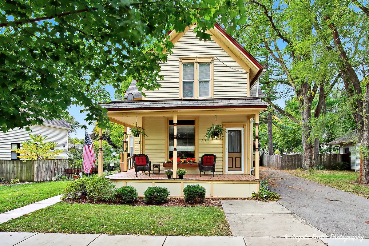 7 King William Street, East Dundee, IL 60118 - Image #1