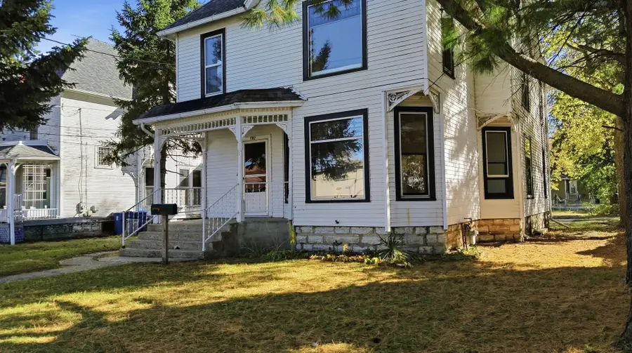 1102 W 3rd Street, Dixon, IL 61021 - Image #2