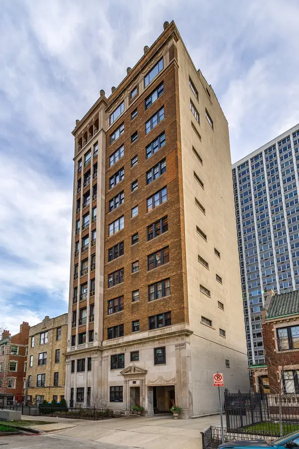 707 W Junior Terrace #PH-12, Chicago, IL 60613