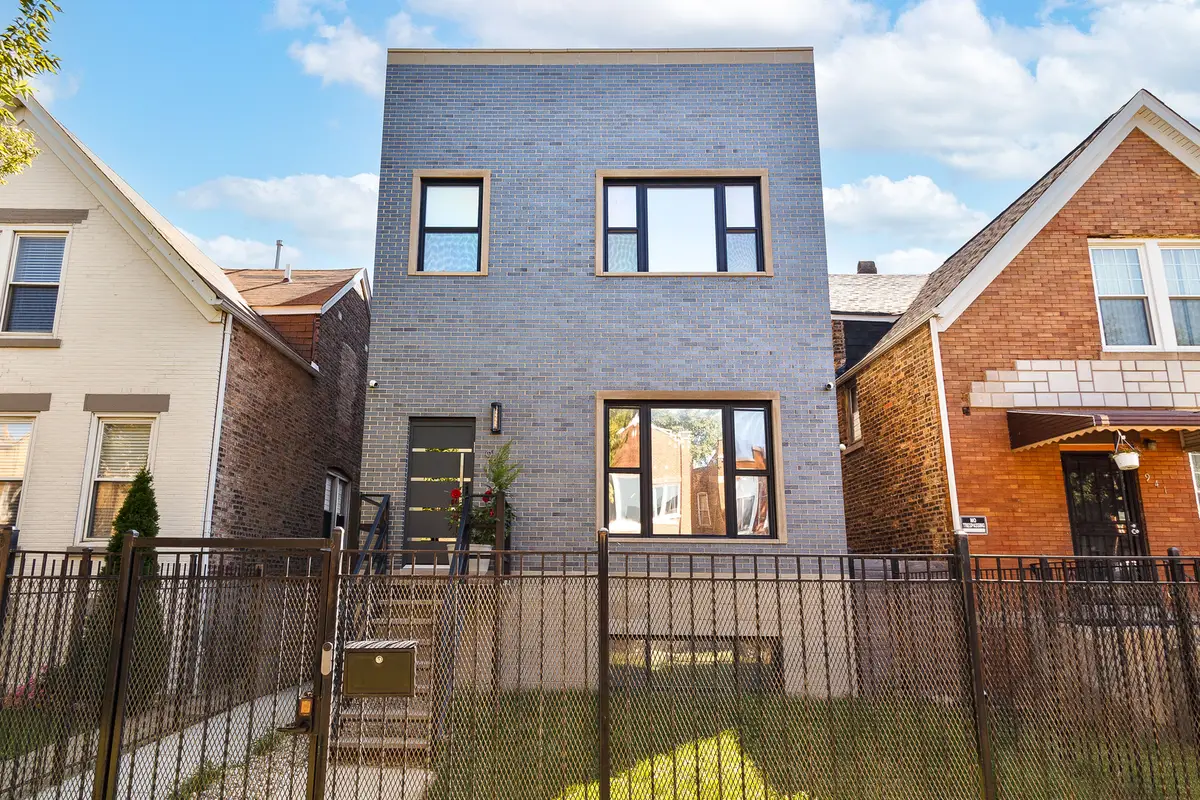 943 N Central Park Avenue, Chicago, IL 60651 - Image #1