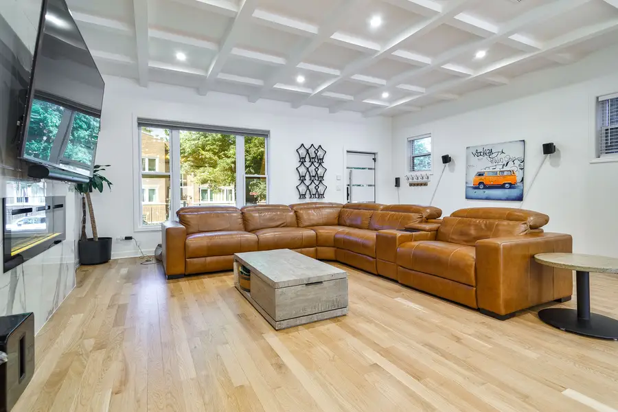 943 N Central Park Avenue, Chicago, IL 60651 - Image #3