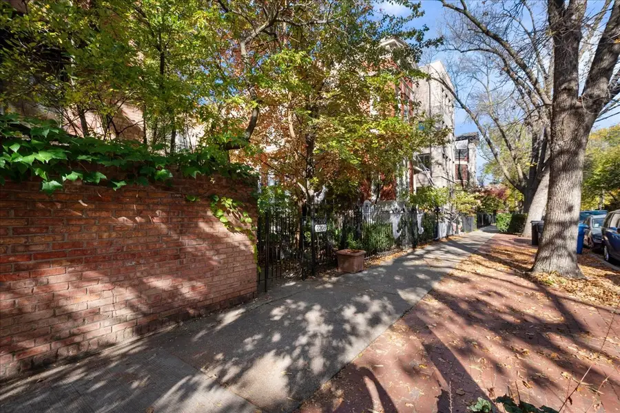 2208 N Burling Street, Chicago, IL 60614 - Image #2