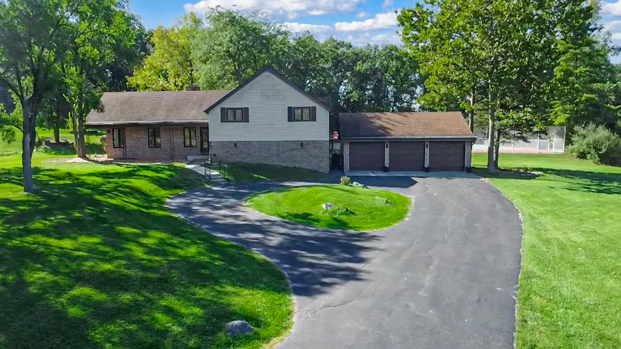 3317 E Buried Oak Drive, Crete, IL 60417 - Image #3