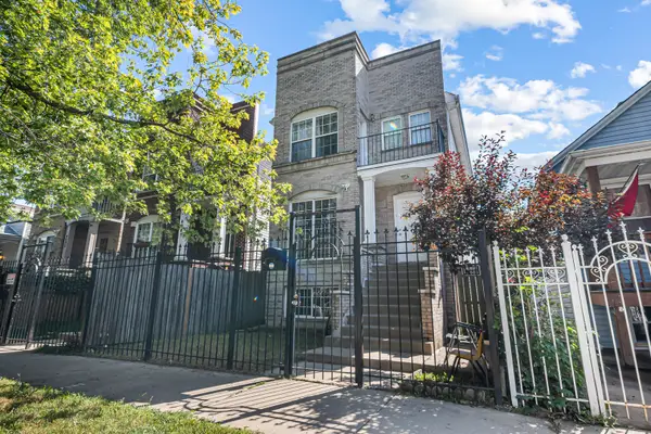 4049 W Crystal Street, Chicago, IL 60651