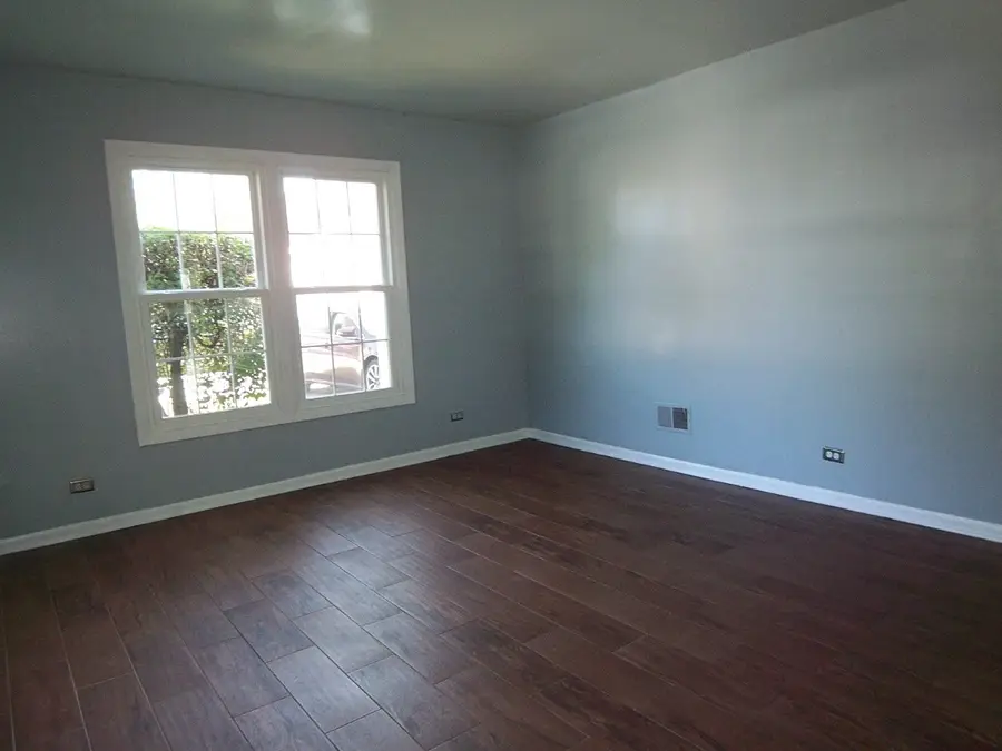 1925 Georgetown Lane, Hoffman Estates, IL 60169 - Image #3