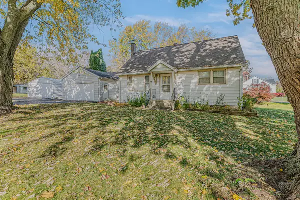 1414 Belle Plaine Avenue, Gurnee, IL 60031