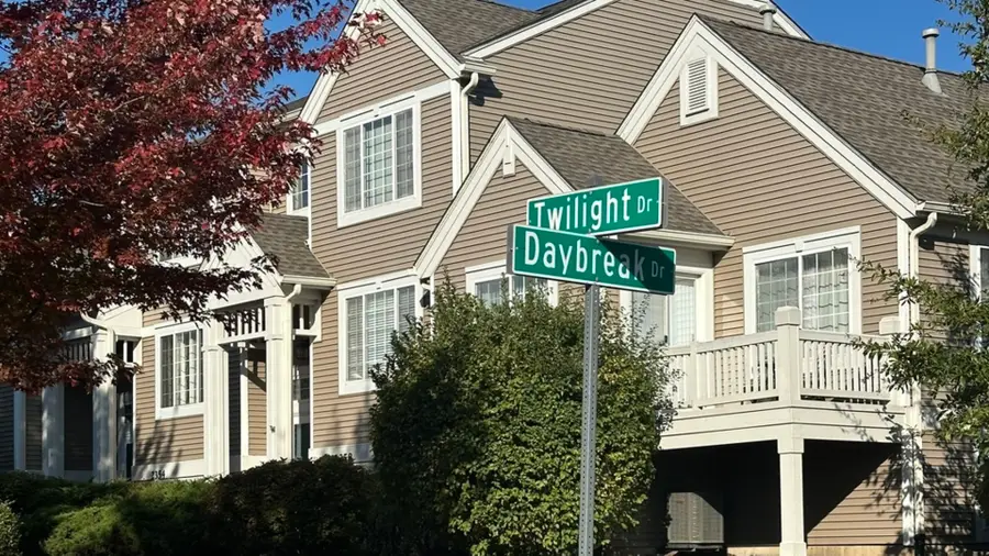 2358 Twilight Drive, Aurora, IL 60503 - Image #2