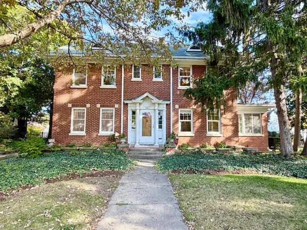 841 Douglas Avenue, Elgin, IL 60120