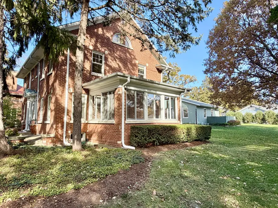 841 Douglas Avenue, Elgin, IL 60120 - Image #2