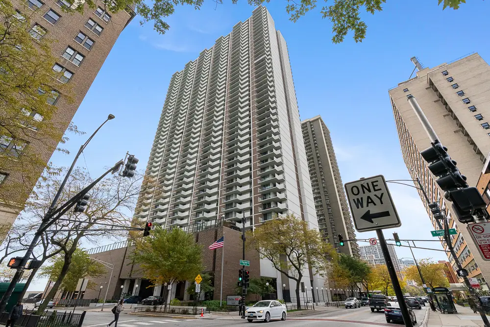 6033 N Sheridan Road #8E, Chicago, IL 60660 - Image #1