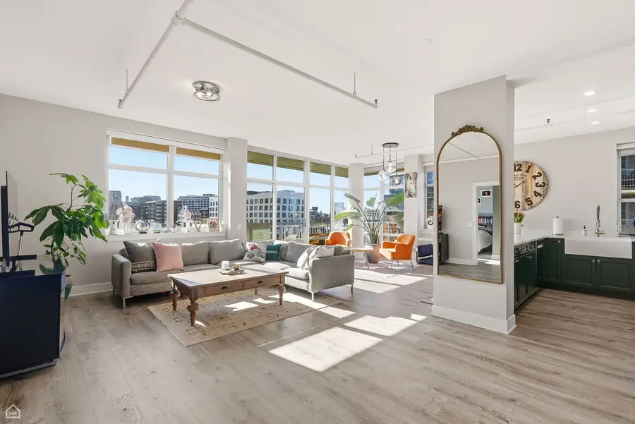 Address Withheld By Seller, Chicago, IL 60610 - Image #3